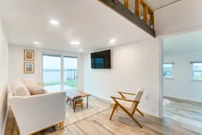 Seabreeze Retreat: Waterfront Home Near Sargent - Image 2
