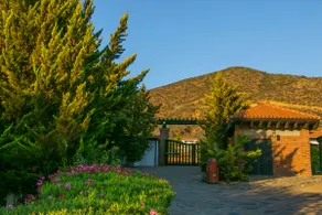Romantic Suite in Valle de Guadalupe with a Pool & BBQ - Image 3