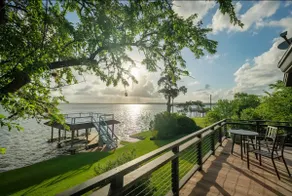 Navigate Stays one-of-a-kind Waterfront Retreat - Image 2