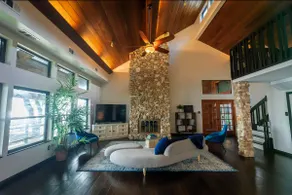 Navigate Stays one-of-a-kind Waterfront Retreat - Image 5