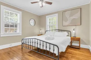 Spacious Stay w 2 King Beds Minutes to Downtown - Image 2