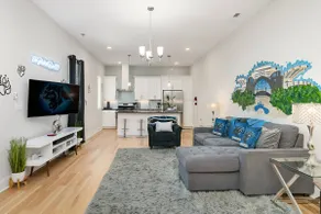 Unique Uptown Clt Duplex, Sleeps 20+, +15% Off! - Image 2