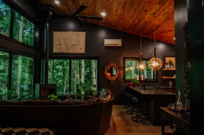 Whiskey Lounge - Image 5