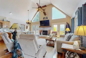Hot Tub & Stunning Views! Hayesville Retreat - Image 2