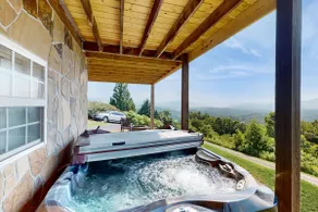 Hot Tub & Stunning Views! Hayesville Retreat - Image 4