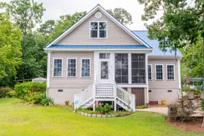 Tie One On! at 4 Bdr Waterfront Lake Marion - Image 2