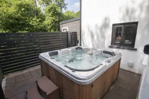 Tranquil Cottage with Hot Tub Close to Offa's Dyke - Image 3