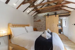 Tranquil Cottage with Hot Tub Close to Offa's Dyke - Image 2