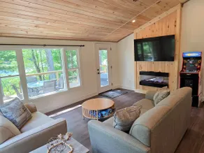 Foreman Lakefront Cabin Hot Tub Wi-Fi Dog Friendly - Image 4