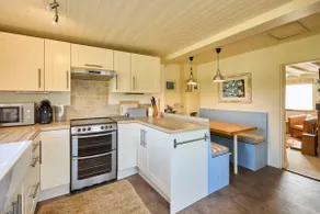 Host & Stay - Pebble Cottage - Image 2