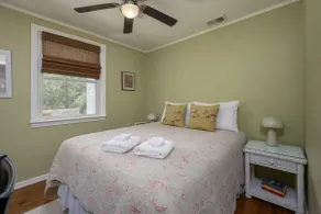 Cozy 3-Bedroom Retreat in Charming Beaufort, SC - Image 4
