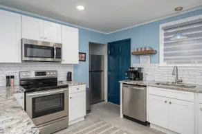 Cozy 3-Bedroom Retreat in Charming Beaufort, SC - Image 3