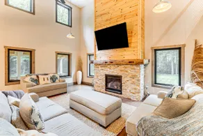 Luxe Barndominium Retreat Near Blue Spring Lake! - Image 4