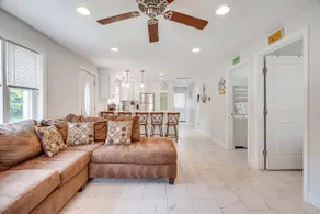 Family Retreat in Old Lyme Gated Miami Beach - Image 5