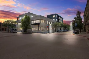 DOWNTOWN Modern Condo w/Garage, 3 Bedrooms, 3.5 Bath near water! - Image 3