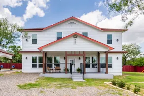 Family-Ready 4BR with Yard & Kids Playground - Image 5