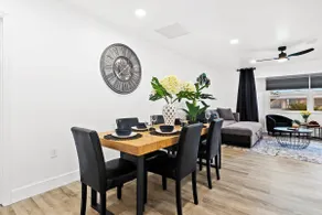 Venice Oasis | Pool, 3 King Beds, 2.5 miles >Beach - Image 4