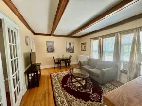 Charming 1 Bedroom House - Image 3