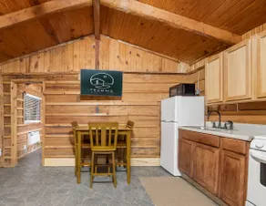 Lakeside getaway - 2BR Wooden Suit On Lake Texoma - Image 5