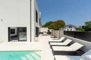 Ferienhaus mit Terrasse, privatem Pool und Garten | Panoramablick - Image 5
