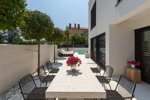 Ferienhaus mit Terrasse, privatem Pool und Garten | Panoramablick - Image 3