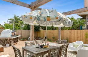 Luxury Riverside Escape with Fire Pit, Pizza Oven, - Image 2