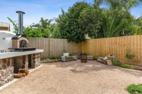 Luxury Riverside Escape with Fire Pit, Pizza Oven, - Image 3