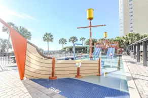 Modern*Oceanfront2BR*Pools*Downtown*HoneymoonSuite - Image 4