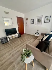 Center & 3 min walk to Beach | Ideal to work| Pets - Image 2
