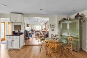 Home Port - Spacious Retreat In Prime Location 4 Bedroom Home - Image 2