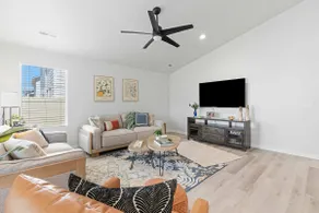 Spacious New 4BR - Single Level Home - Pool Access - Image 5