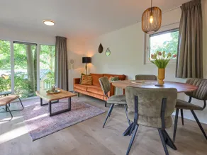 Cozy lodge in a park - Image 2