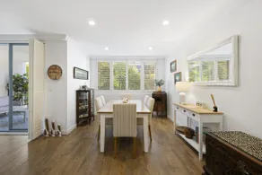 Bright 2-Bed Apartment Near Narrabeen Beach - Image 5