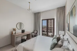 Luxury 1BR | Partial Golf & Water Views & F1 - Image 3