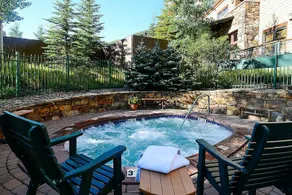 Zephyr Mountain Lodge - Image 2