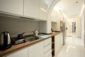 Spacious 3-Bedroom Apartment Near Prophet's Mosque - Image 5