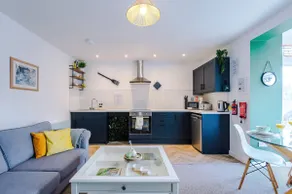 Stylish 2 Bedroom Apartment in Heart of Buxton - Image 4