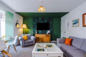Stylish 2 Bedroom Apartment in Heart of Buxton - Image 2