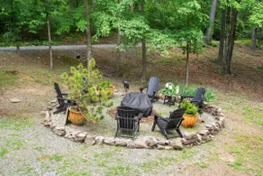 Cozy chalet w/hot tub, fire pit & dog-friendly - Image 3
