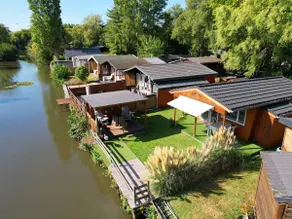Cozy vacation cottage on the water - Image 2