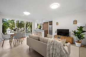 Burleigh Breeze - Image 2