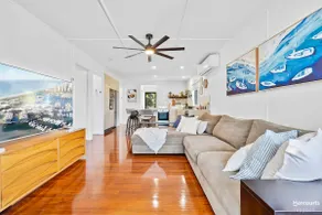 Cooee Bay Beach House - Image 2