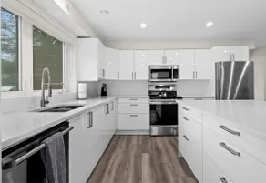 1 Bed w. Large Rooftop Deck in Vibrant North End - Image 3