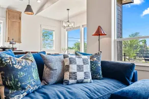 Dark & Sleek 3BR Escape by the Golf Course - Image 4