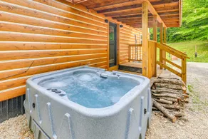 Covered Deck & Hot Tub: Cozy Retreat in Campton! - Image 3