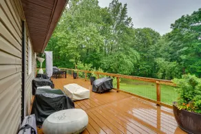 Hot Tub & Theater Room: Getaway in Falling Waters - Image 3