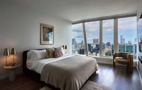 Front Row to the Lake & Skyline: Epic 60th Flr 3BR - Image 2