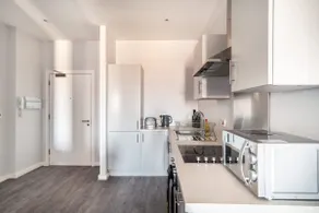 Smart 2 BR Apt in Crosby Road, Waterloo, Liverpool - Image 3