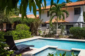 Summer Deals! 4/3.5 Heated Pool Home Close to Ever - Image 3
