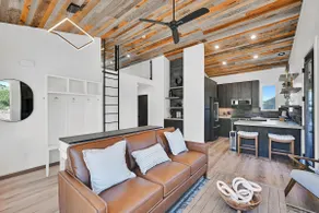 Mountain Retreat Cabin w/ Hot Tub & Stunning Views - Image 3